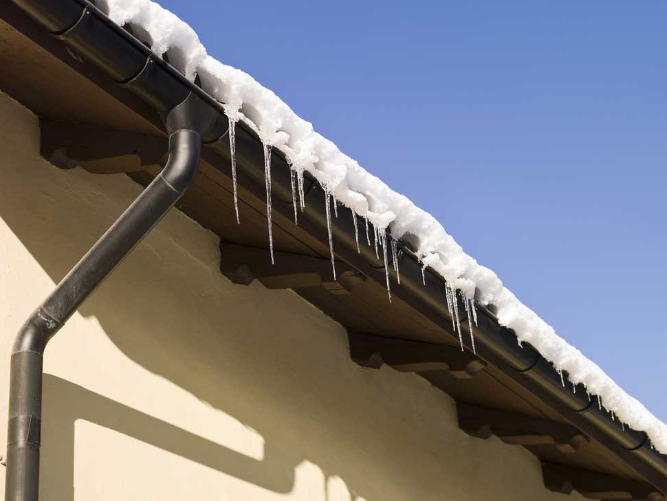 ice dam on roofs